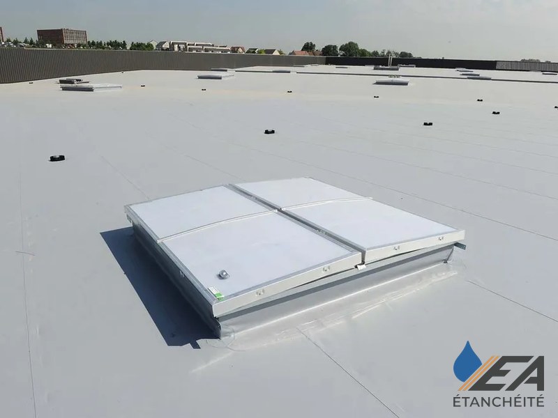Toiture industrielle étanchéité membrane PVC